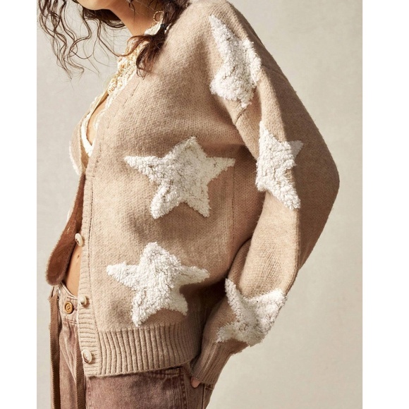 Cozy Fuzzy Star Print Button Down Loose Fit Cardigan - Picture 4 of 7